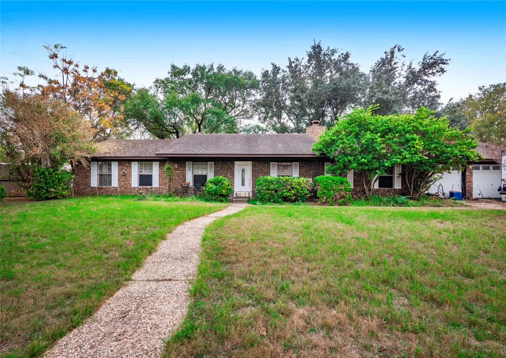 112 Hasler Street Bastrop, TX 78602