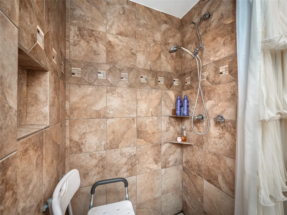 112 Hasler Street Bastrop, TX 78602