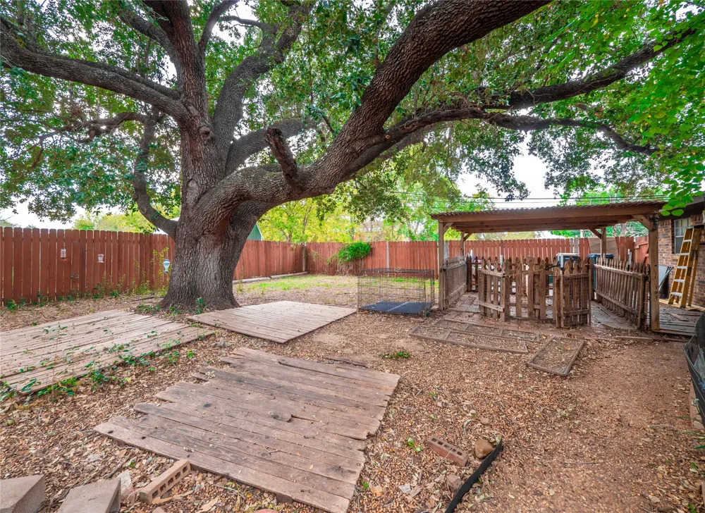 112 Hasler Street Bastrop, TX 78602