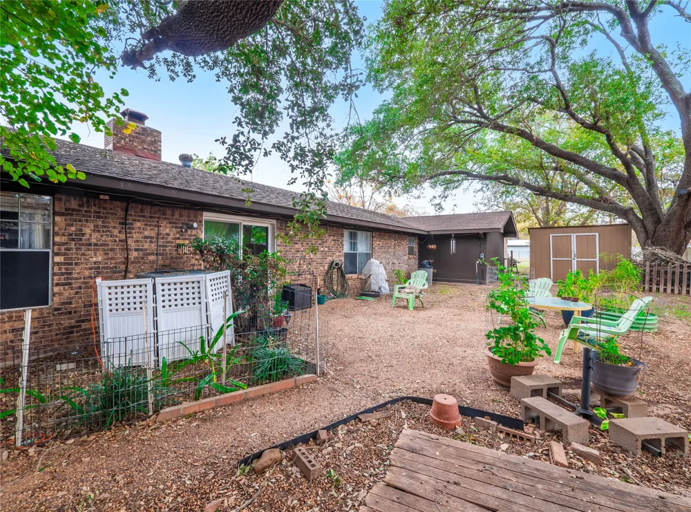 112 Hasler Street Bastrop, TX 78602