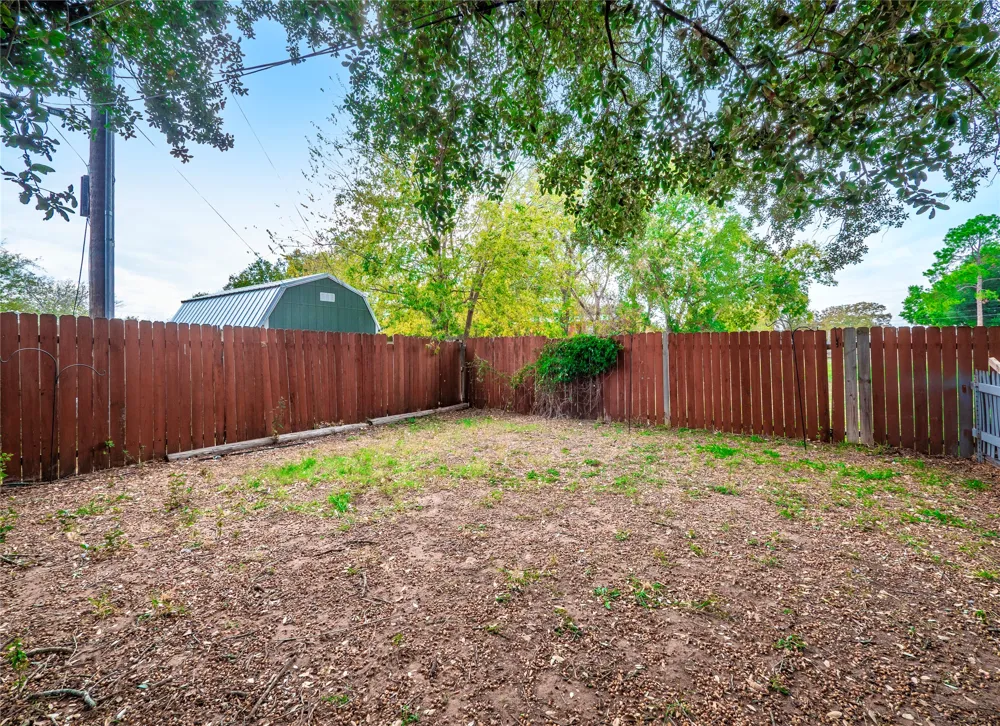 112 Hasler Street Bastrop, TX 78602
