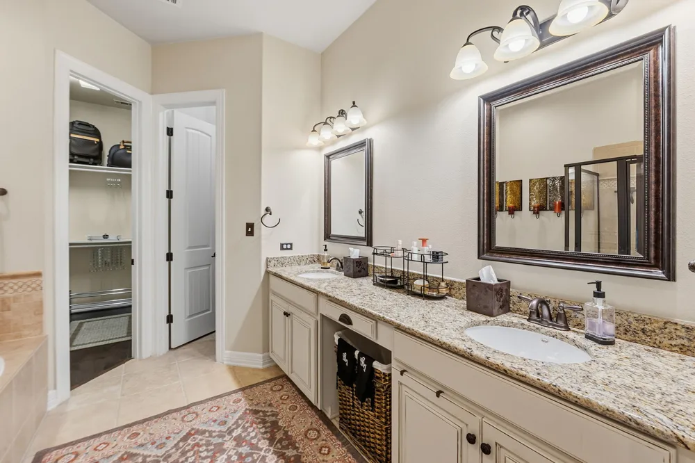 401 Bellagio Drive Lakeway, TX 78734