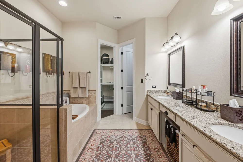 401 Bellagio Drive Lakeway, TX 78734