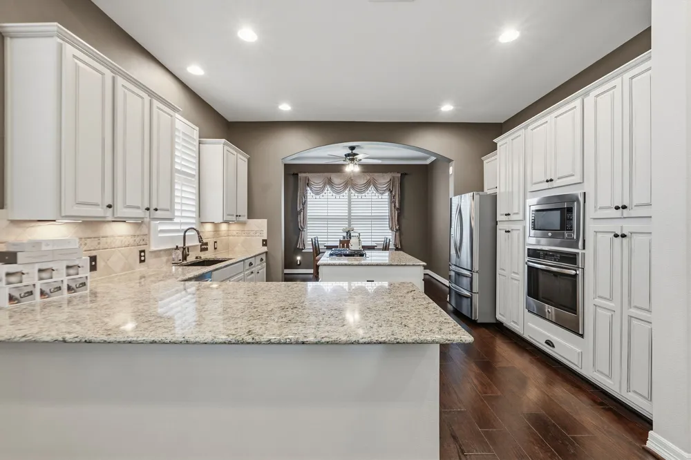 401 Bellagio Drive Lakeway, TX 78734