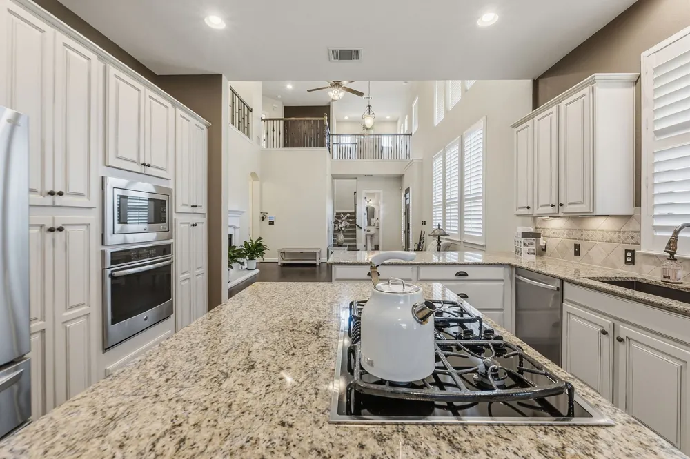 401 Bellagio Drive Lakeway, TX 78734