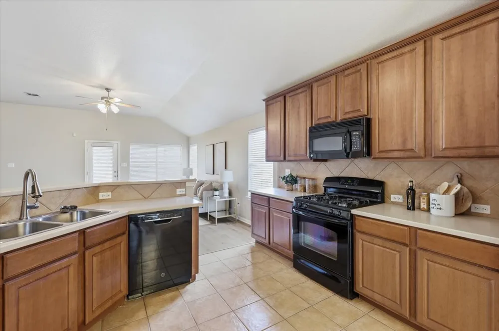 4495 Heritage Well Lane Round Rock, TX 78665