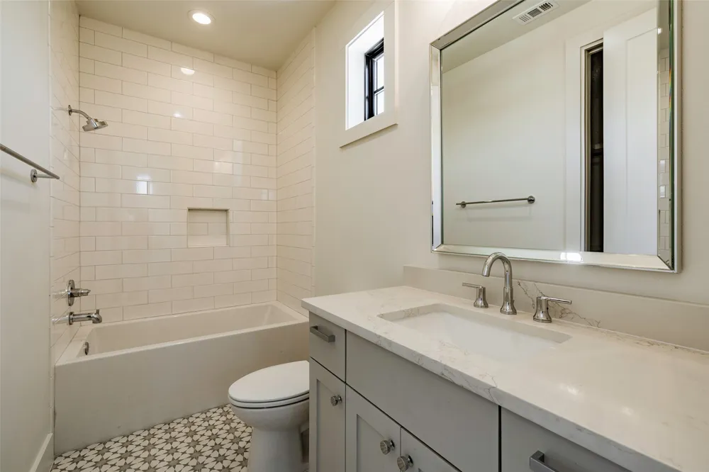 1408 Likeness Road Spicewood, TX 78669