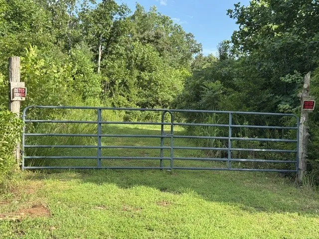 1757 Linden Hwy Hohenwald, TN 38462