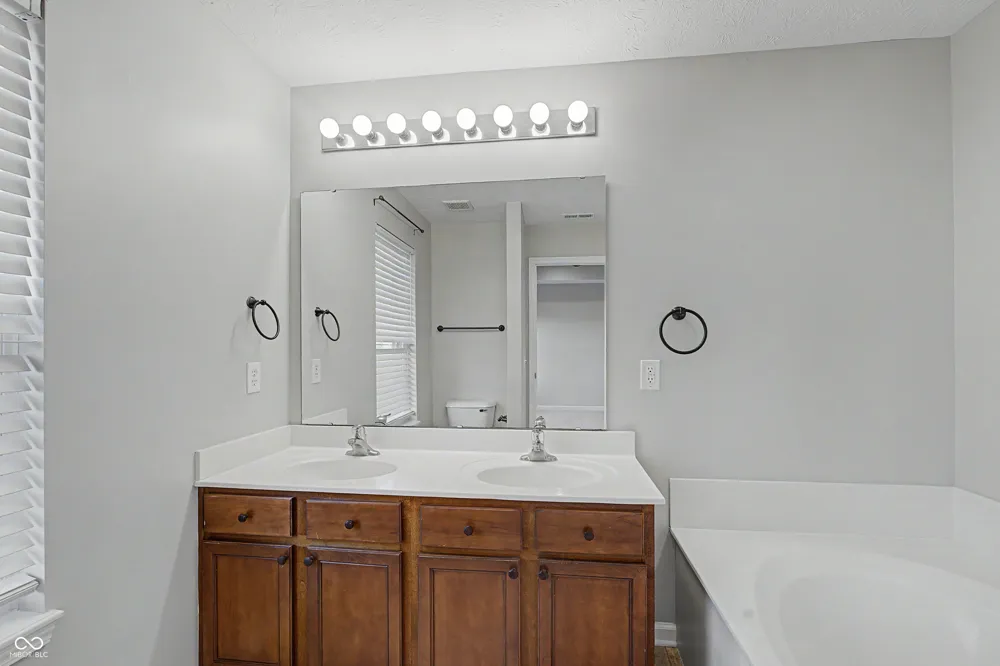 6342 Central Boulevard Whitestown, IN 46075