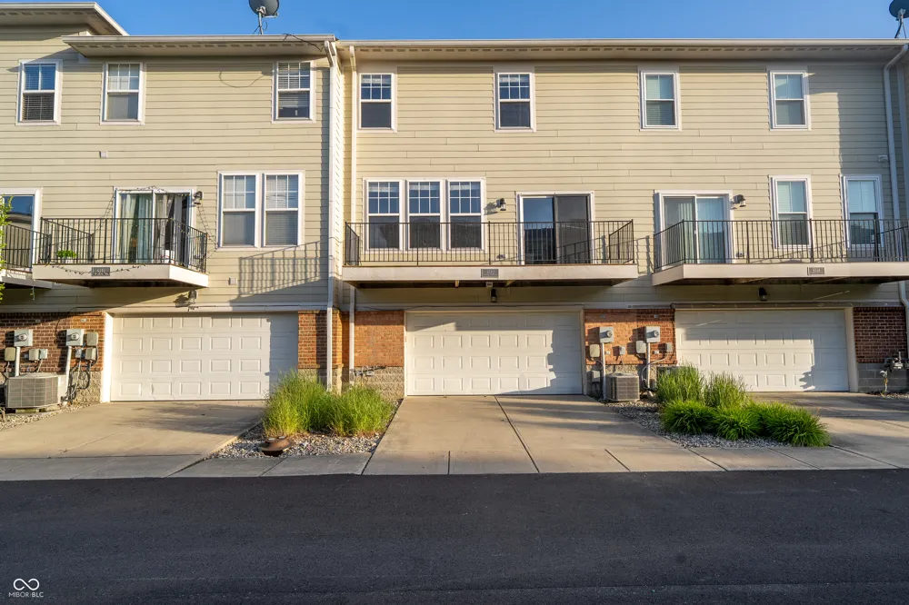 6342 Central Boulevard Whitestown, IN 46075