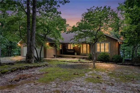 891 Lakeview Drive