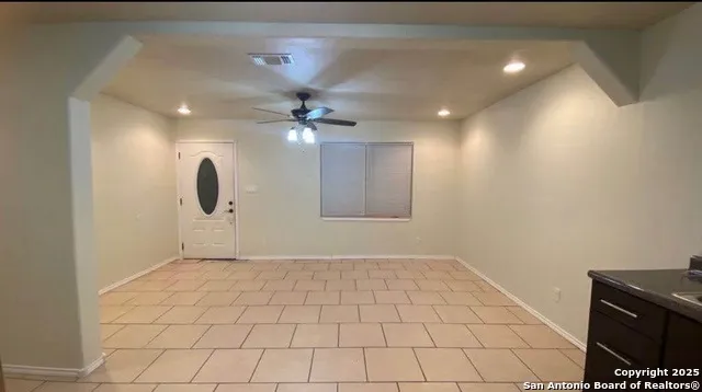 411 Old Carrizo Uvalde, TX 78801