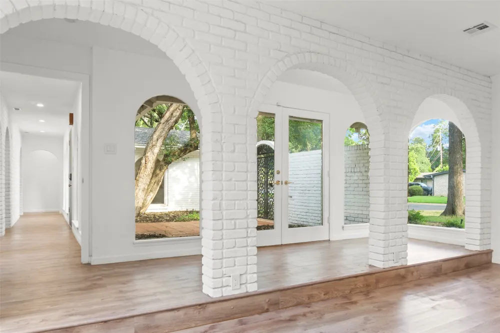 4202 Hills Drive Austin, TX 78731