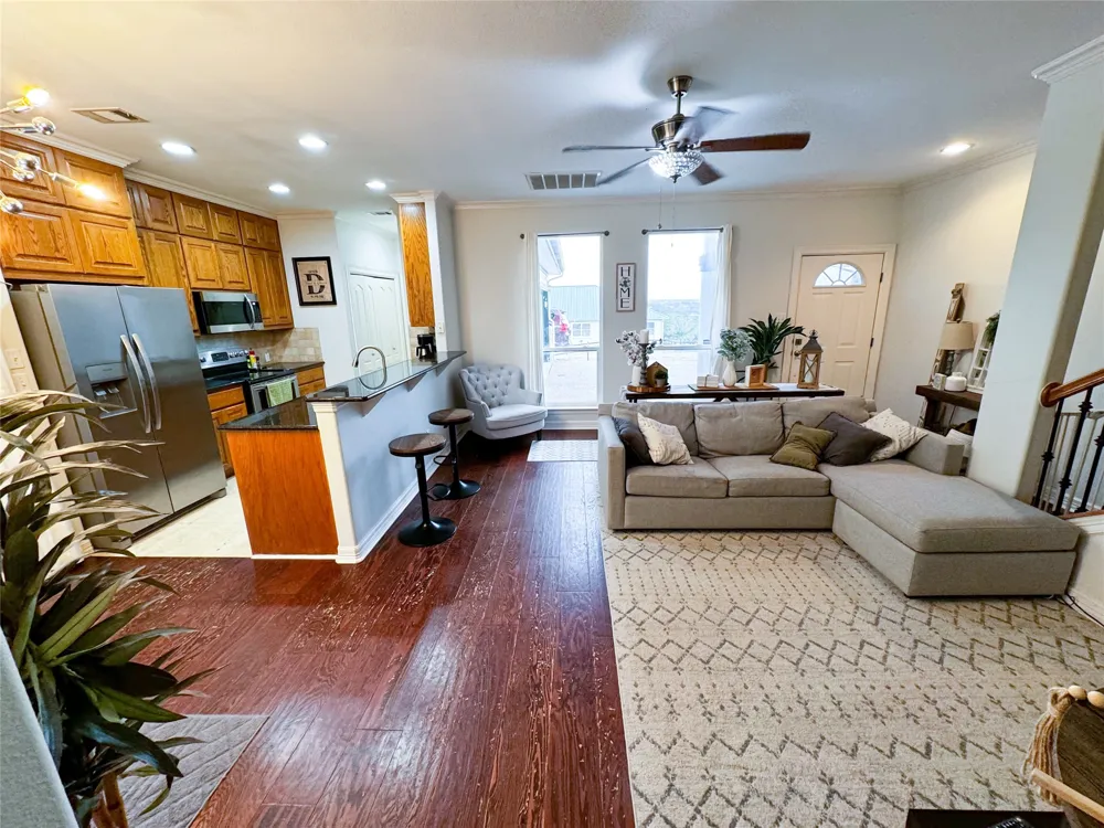 1213 Delsie Drive #B Austin, TX 78734