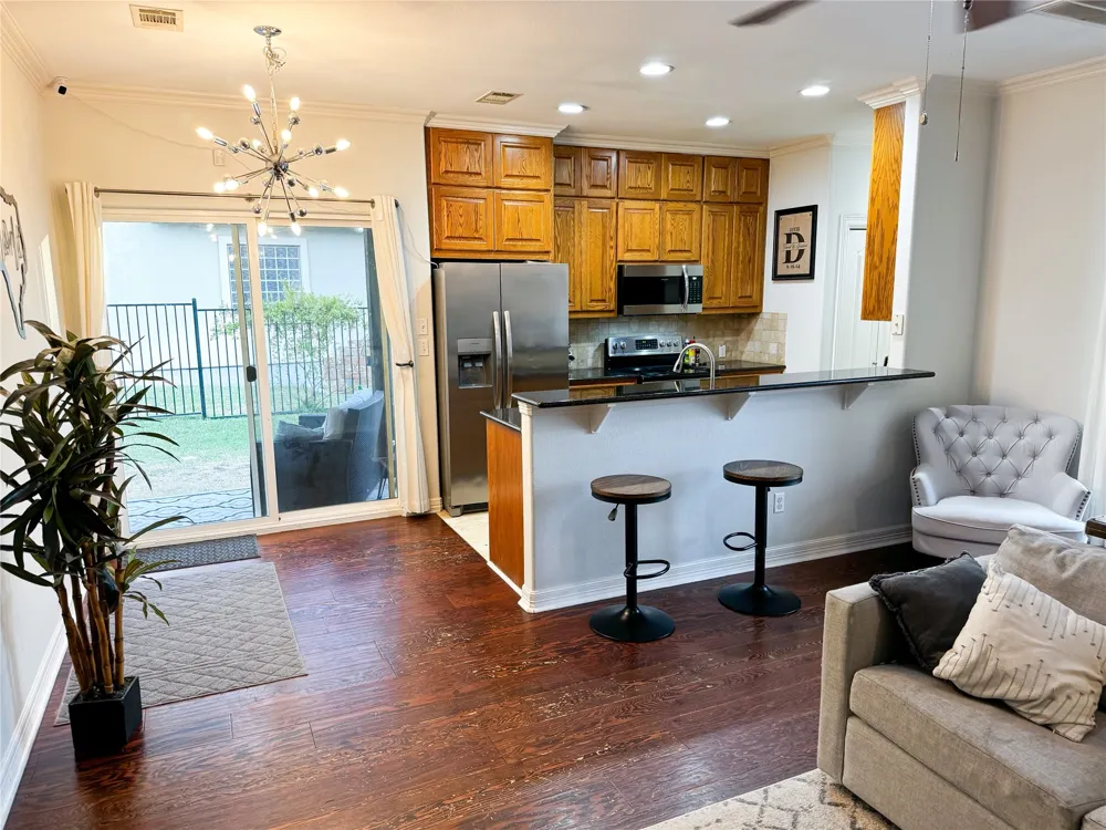 1213 Delsie Drive #B Austin, TX 78734