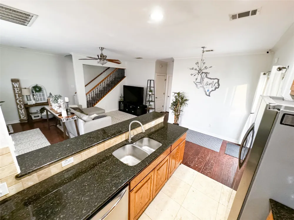 1213 Delsie Drive #B Austin, TX 78734