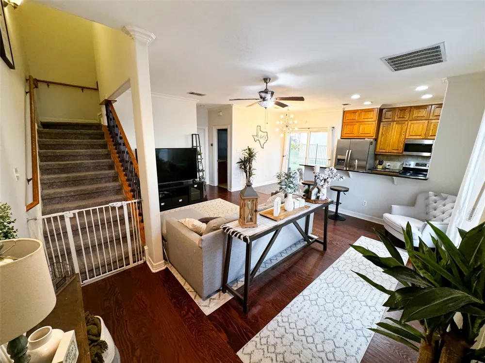 1213 Delsie Drive #B Austin, TX 78734