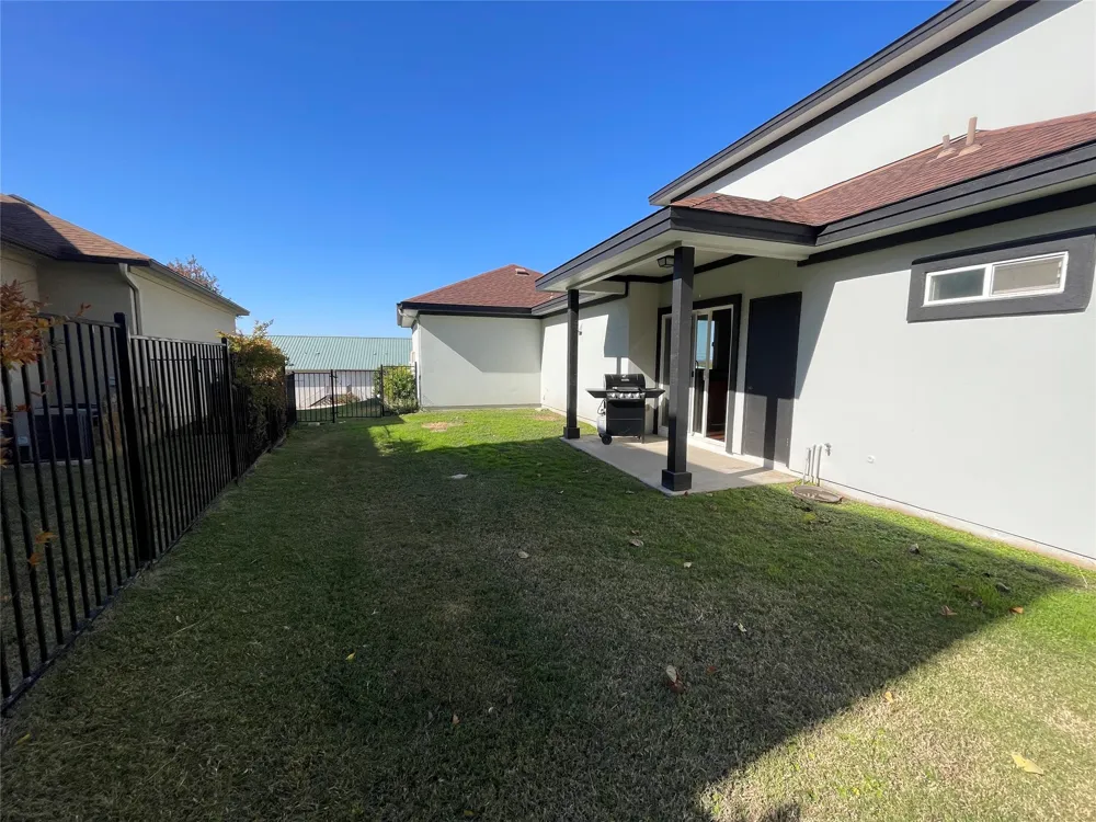 1213 Delsie Drive #B Austin, TX 78734