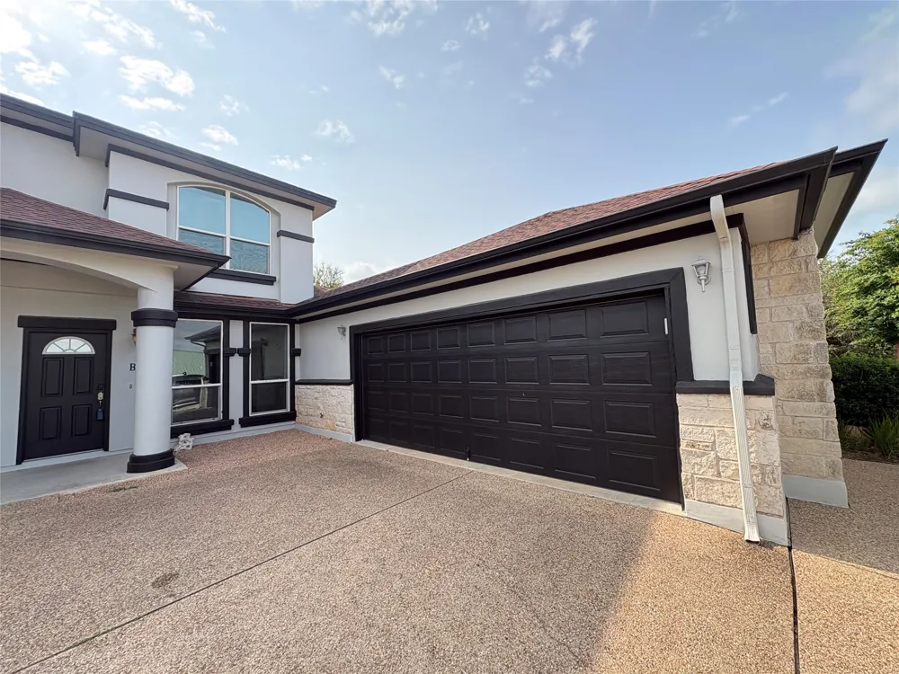1213 Delsie Drive #B Austin, TX 78734