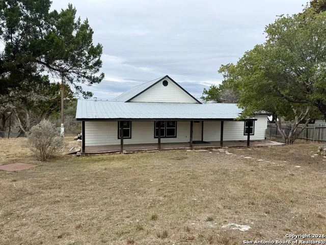 685 Riverside Pipe Creek, TX 78063