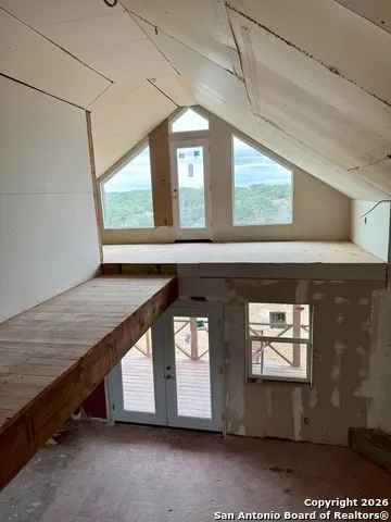 685 Riverside Pipe Creek, TX 78063