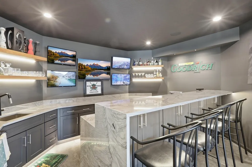 1000 Old Crystal Bay Road S Orono, MN 55391