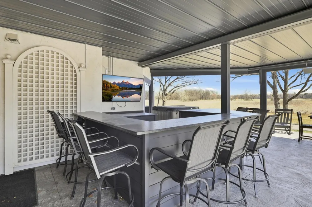 1000 Old Crystal Bay Road S Orono, MN 55391
