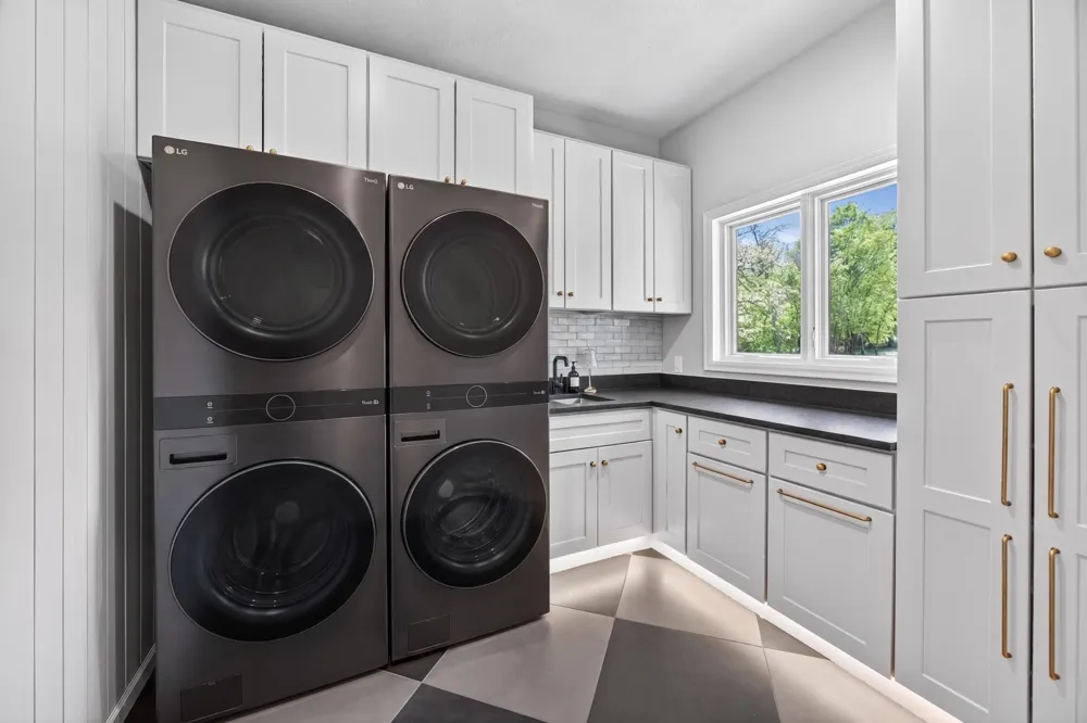 1000 Old Crystal Bay Road S Orono, MN 55391