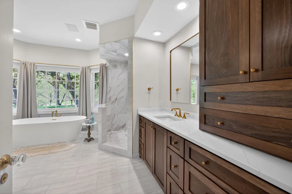1000 Old Crystal Bay Road S Orono, MN 55391