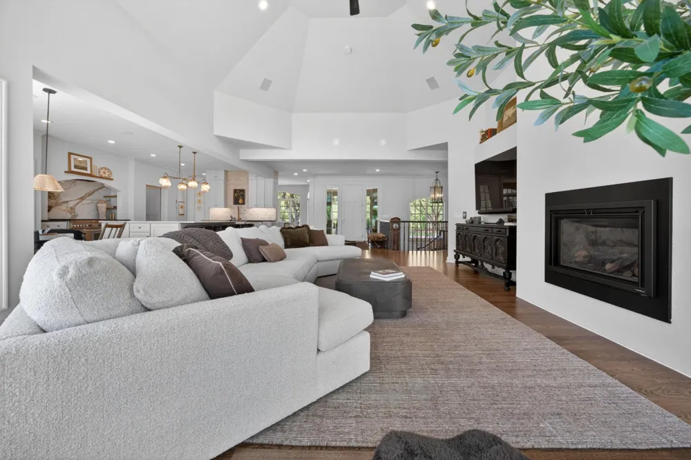 1000 Old Crystal Bay Road S Orono, MN 55391