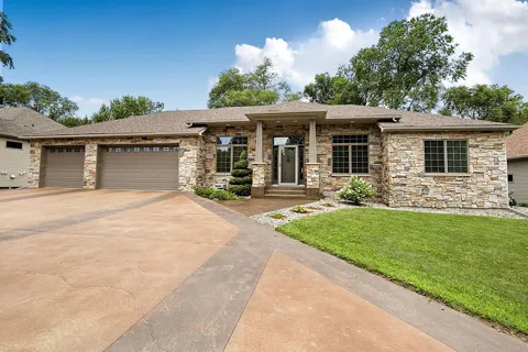 2011 Temminck Road