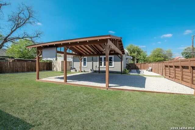 930 Hays San Antonio, TX 78202