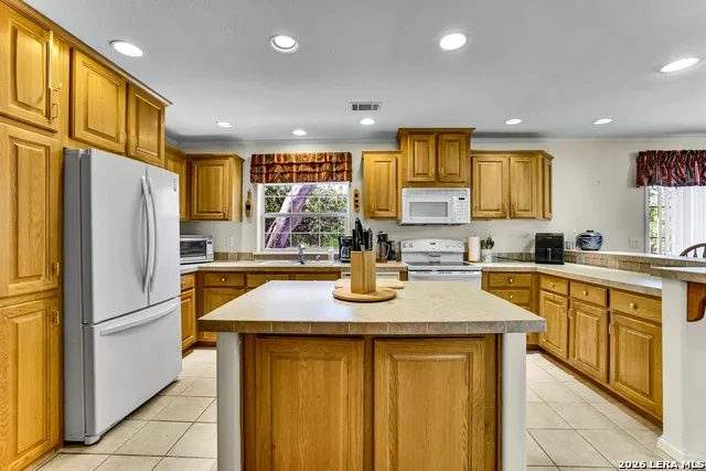 13830 STATE HIGHWAY 16 S Pipe Creek, TX 78063