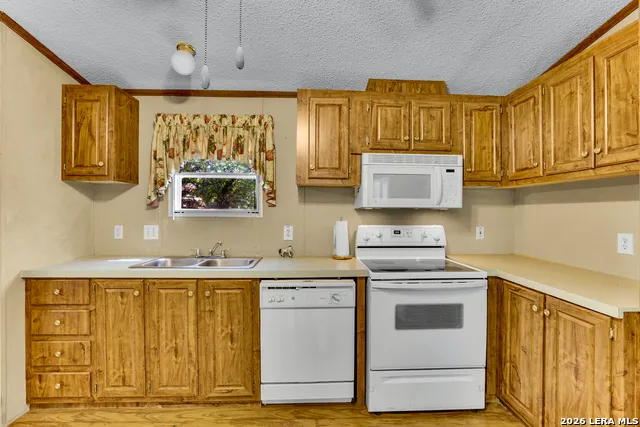 13830 STATE HIGHWAY 16 S Pipe Creek, TX 78063