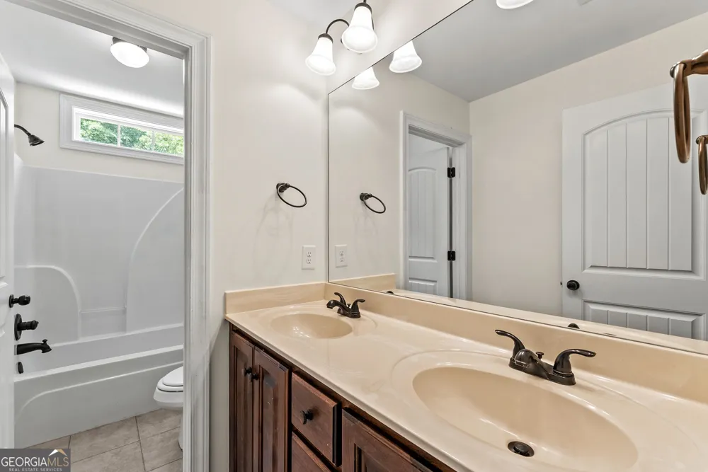 3142 Whitlow Creek DR Bishop, GA 30621