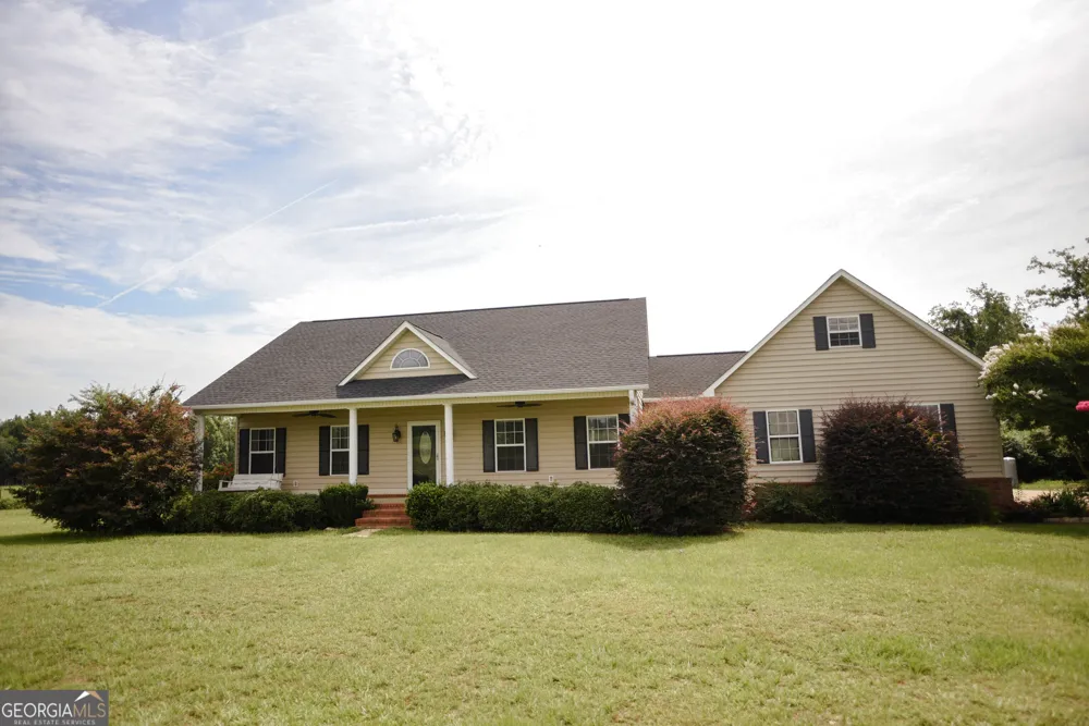 247 Darrell Thompson RD Lyons, GA 30436