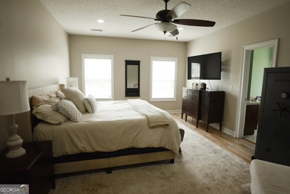 247 Darrell Thompson RD Lyons, GA 30436