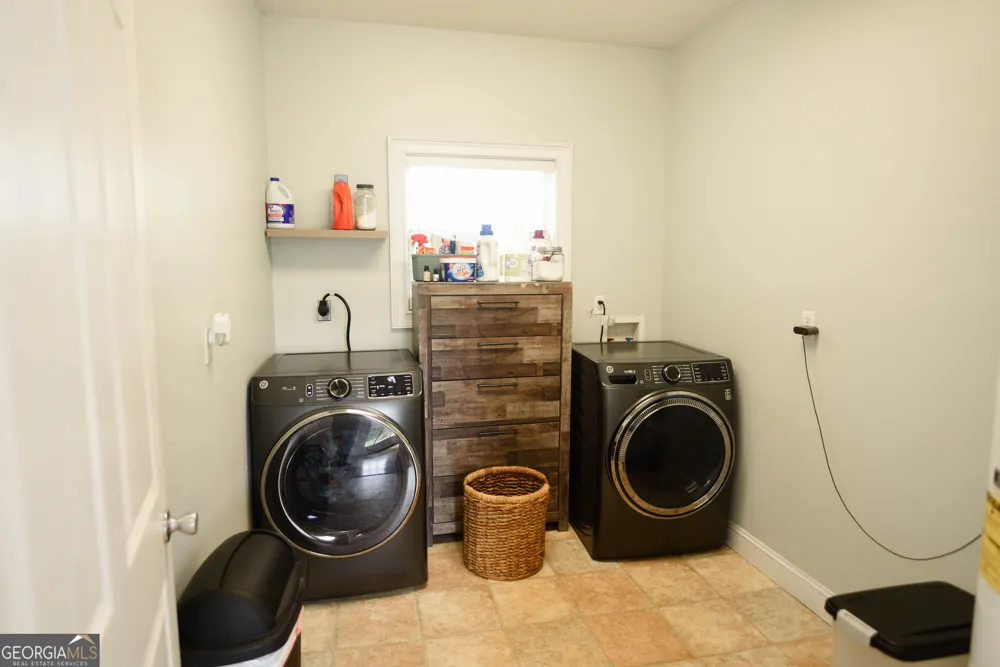 247 Darrell Thompson RD Lyons, GA 30436