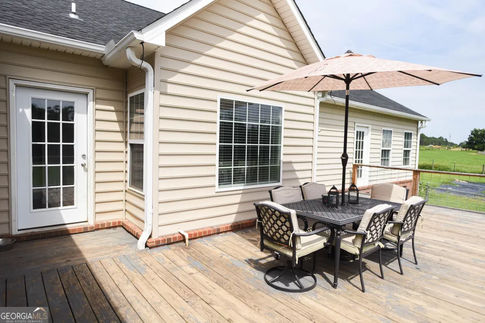247 Darrell Thompson RD Lyons, GA 30436