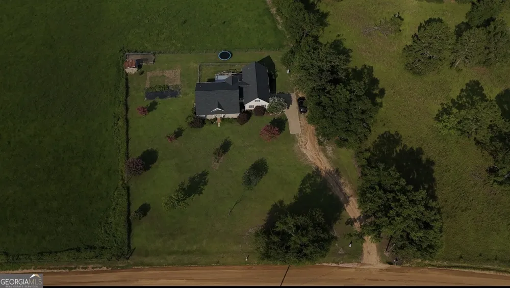 247 Darrell Thompson RD Lyons, GA 30436