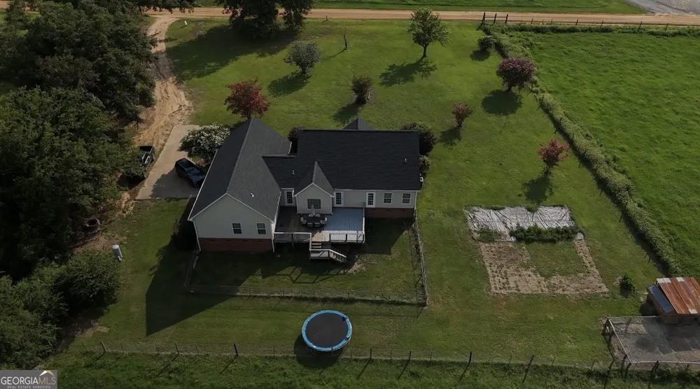 247 Darrell Thompson RD Lyons, GA 30436