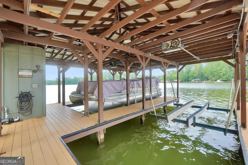 298 Roberts Point RD Jackson, GA 30233