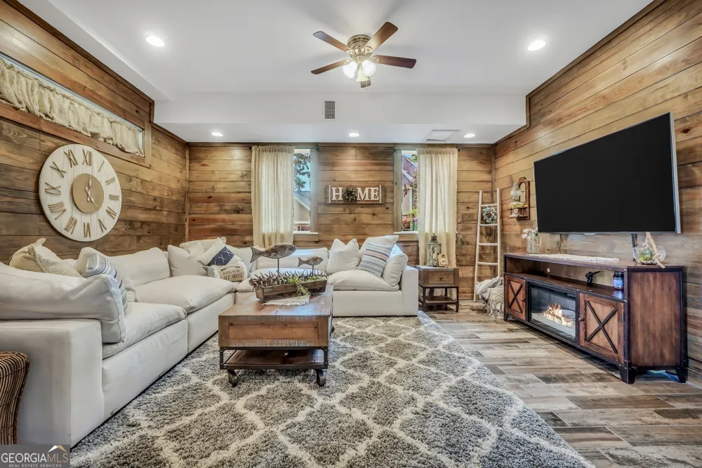 298 Roberts Point RD Jackson, GA 30233