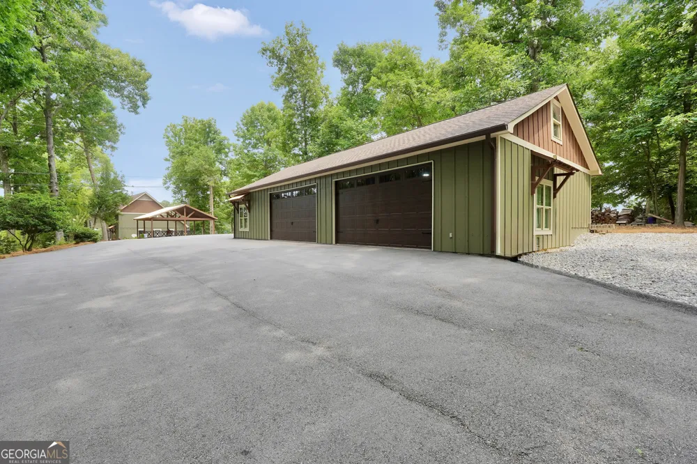 298 Roberts Point RD Jackson, GA 30233