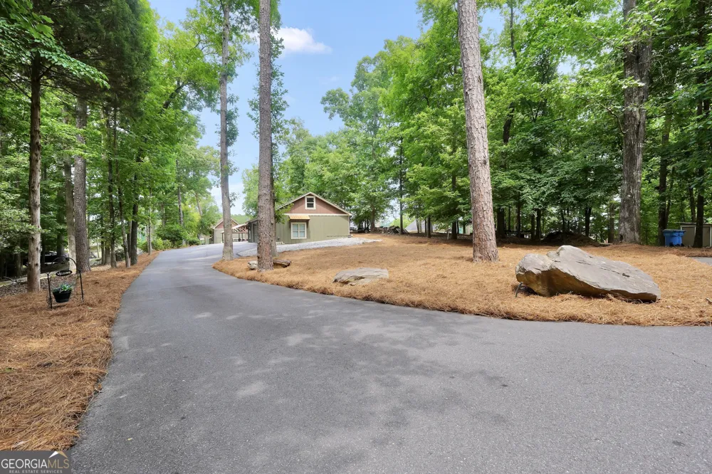 298 Roberts Point RD Jackson, GA 30233
