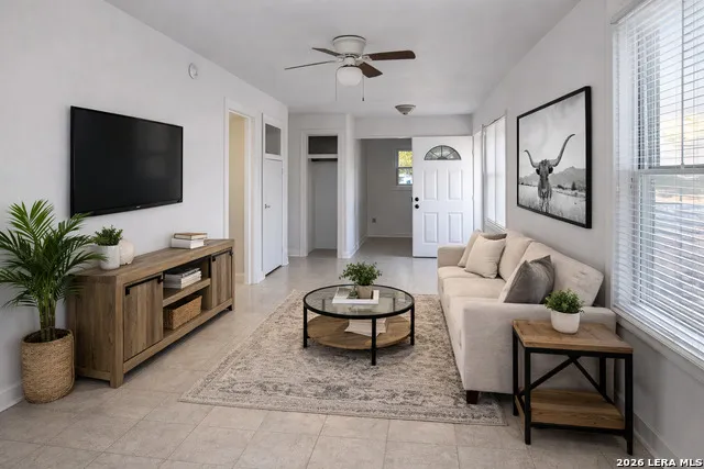 913 Houston Castroville, TX 78009