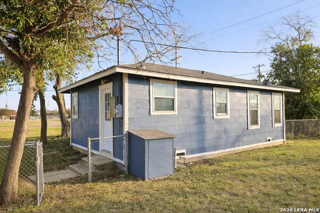 913 Houston Castroville, TX 78009