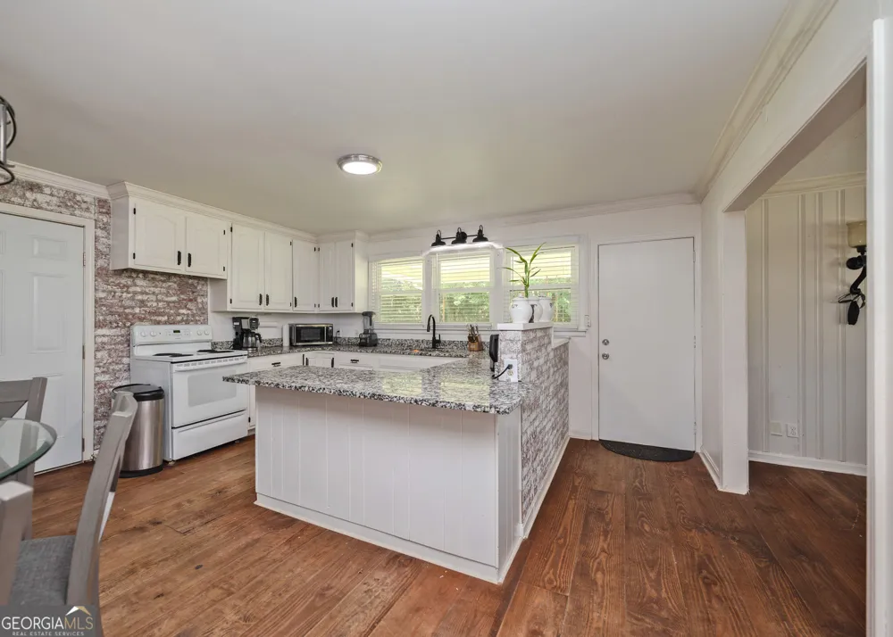 1803 Bowman HWY NW Dewy Rose, GA 30634