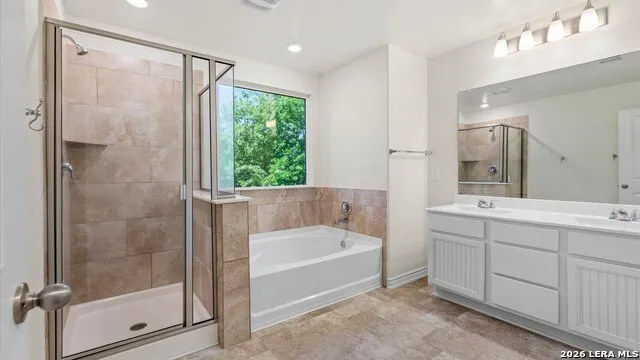 5245 Nature Path Marion, TX 78124