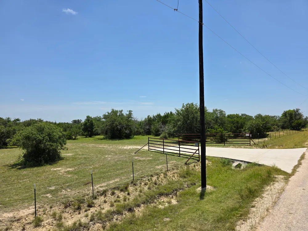 237 Oak Glen Lane Briggs, TX 78608